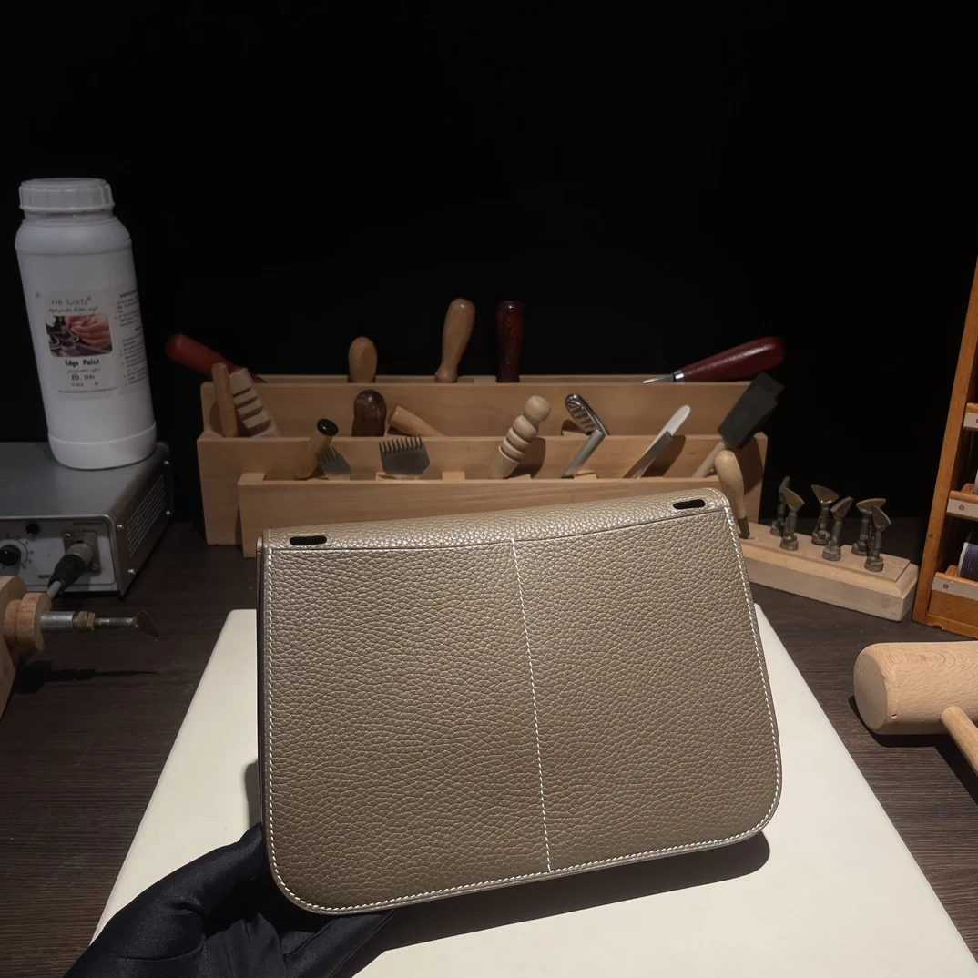 Hermès Halzan 25 Bag Étoupe
