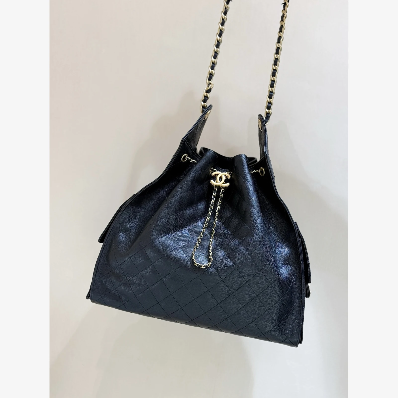 Chanel 25 Large Handbag AS5553 · Grained Calfskin Black · Grained Calfskin · Gold-Tone Metal
