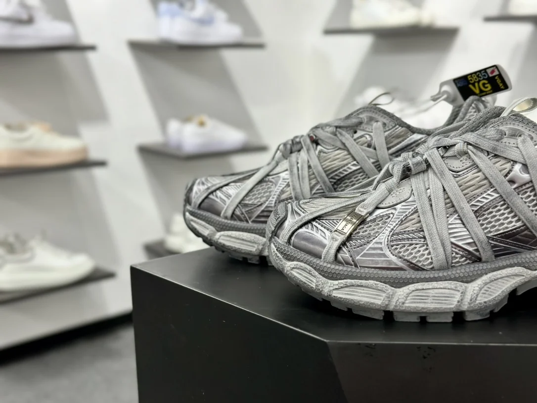 Balenciaga 3XL Extreme Laces B Grey · 825601W3XCH1101