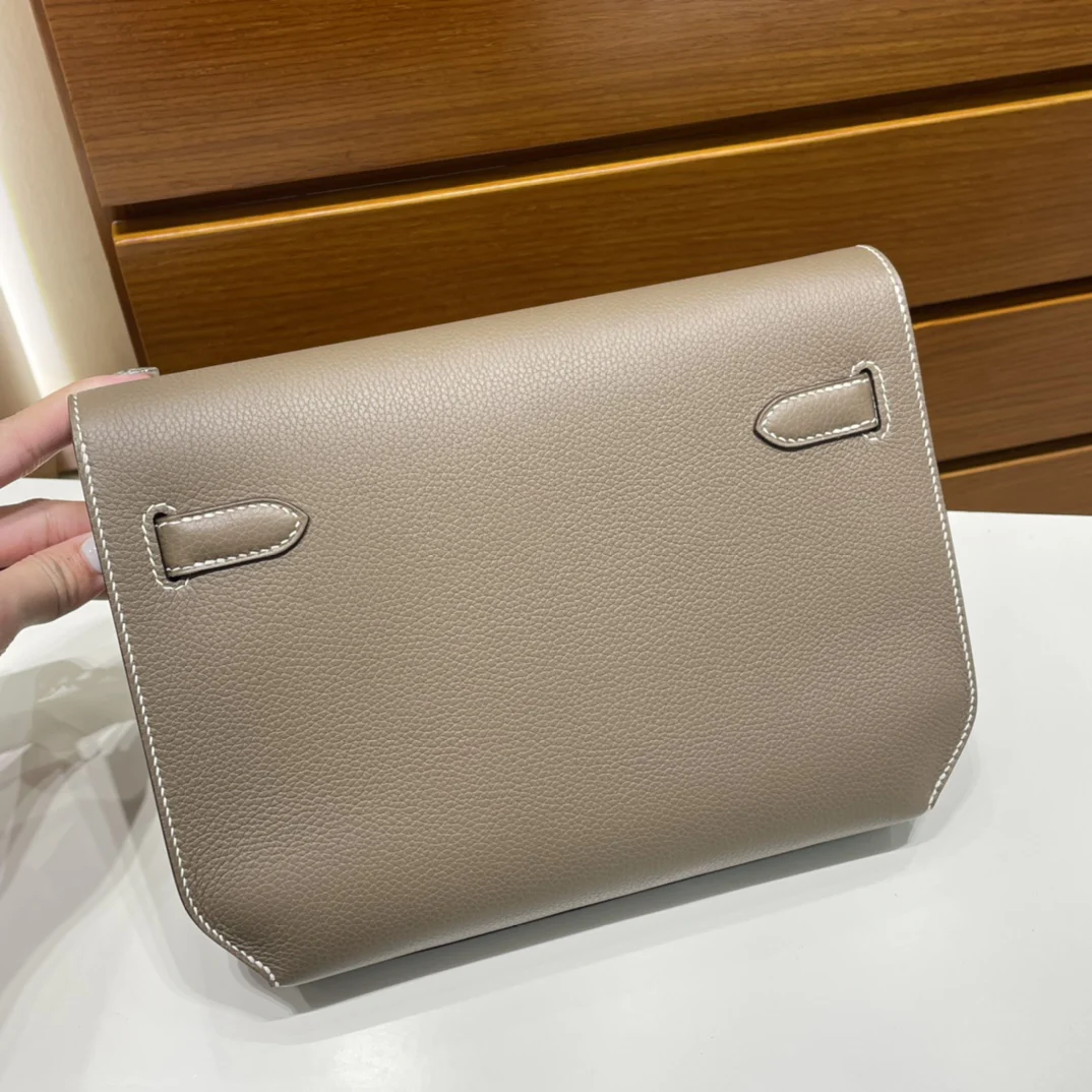 Hermès Kelly Depeches 25 Pouch Étoupe
