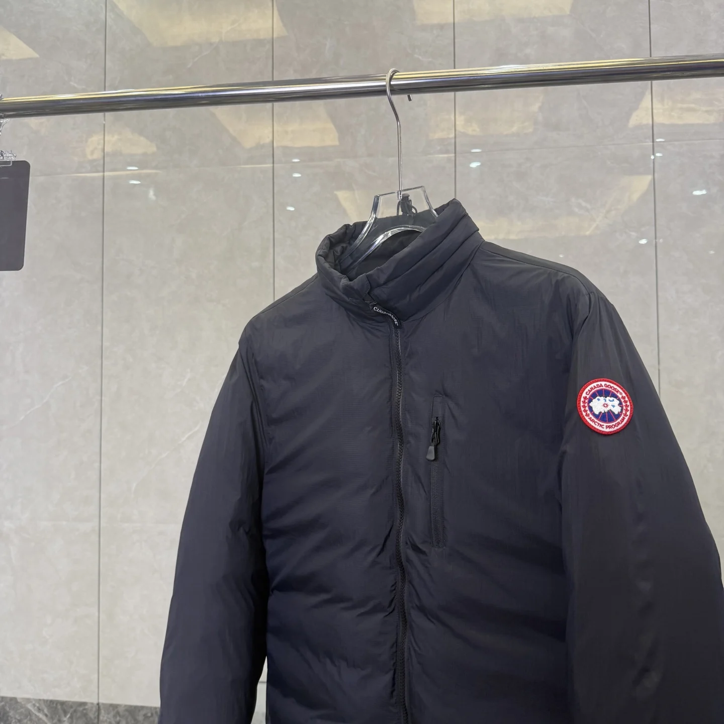 Canada Goose Men's Lodge Jacket Black / Classic Disc · 5079M-9061