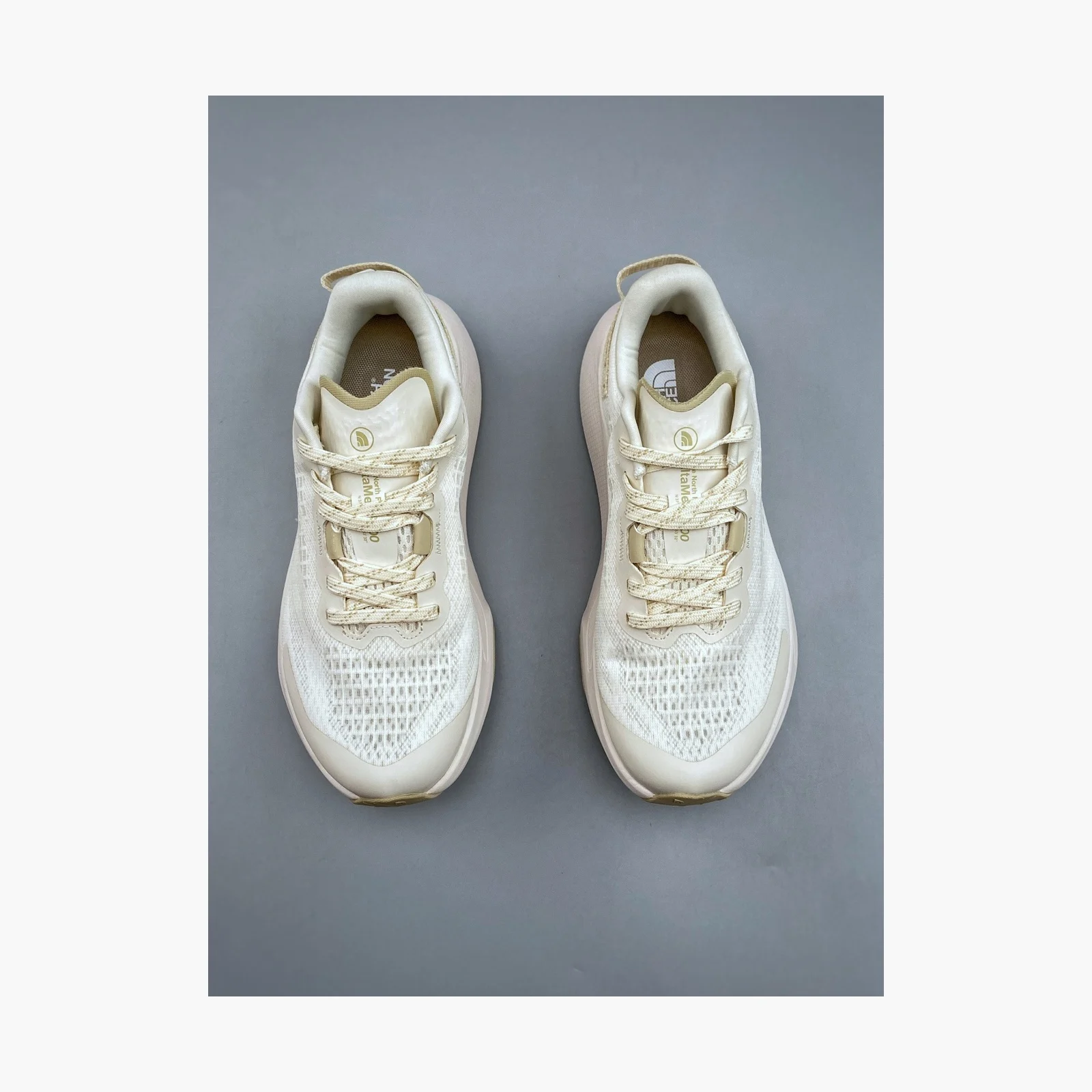 The North Face Women’s Altamesa 300 White Dune/White Dune · NF0A8A9S-WID