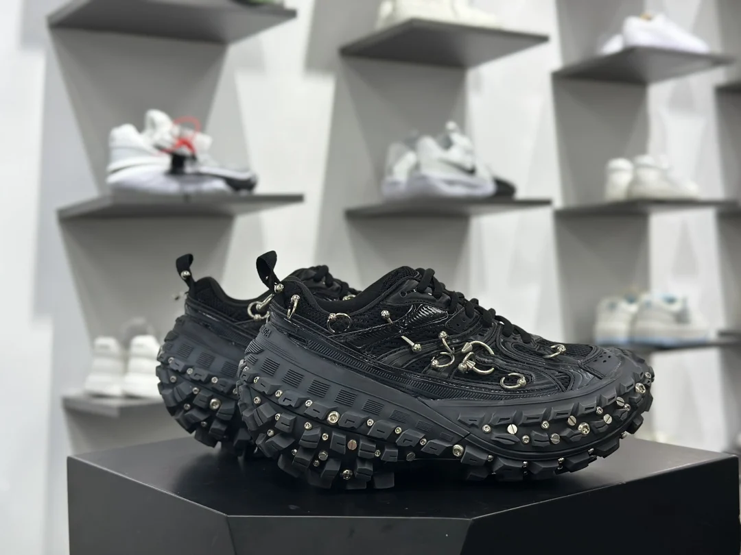 Balenciaga Bouncer Screw Sneaker Black · 685611W2RAD1081