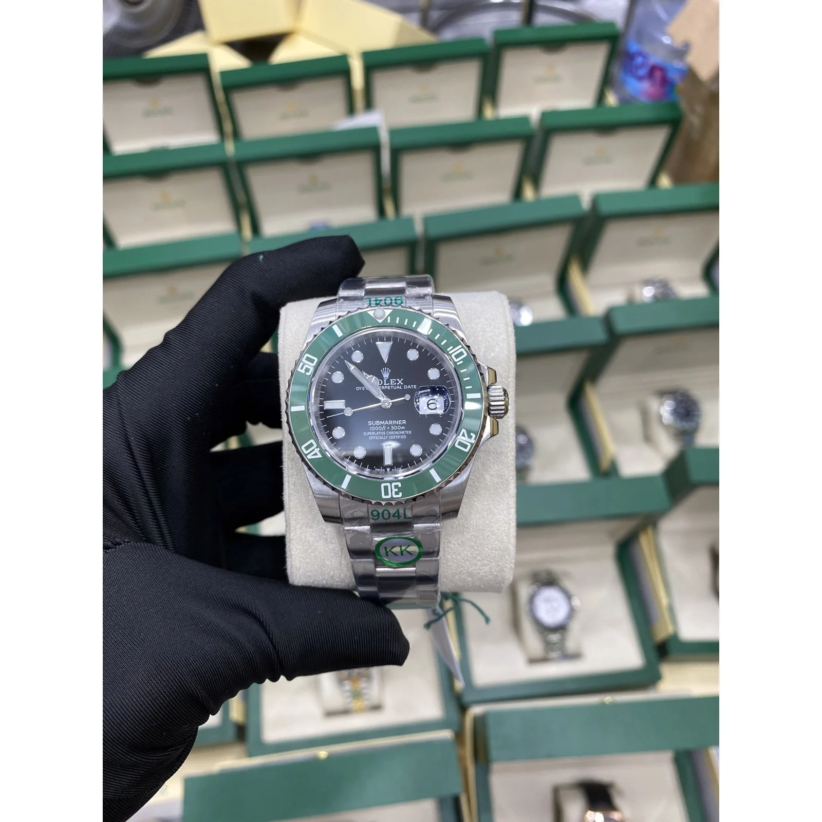 Rolex Submariner Date 126610LV Green Bezel — photo 4