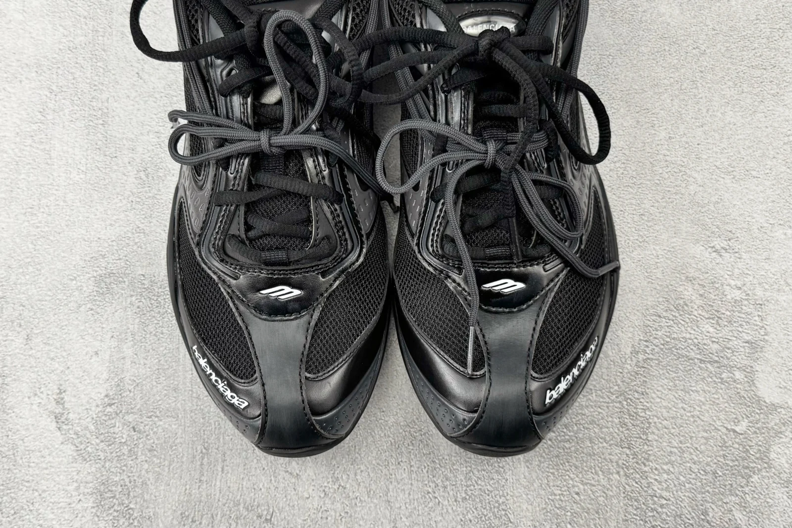 Balenciaga Radar Sneaker Black / Grey · 865703WSTEO1011