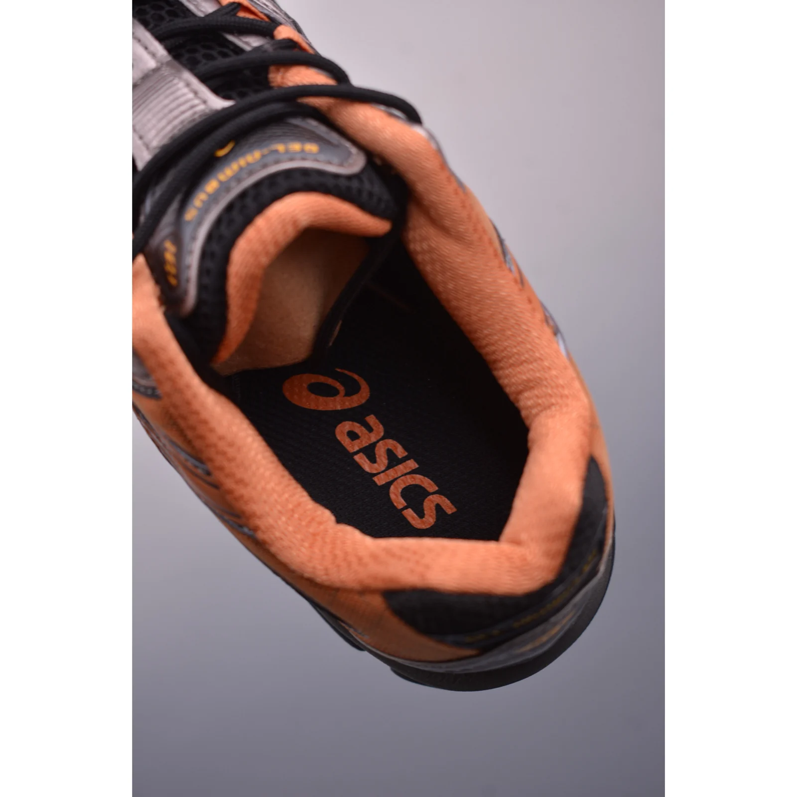 ASICS GEL-NIMBUS 10.1 Black / Rust Orange · 1203A543-004