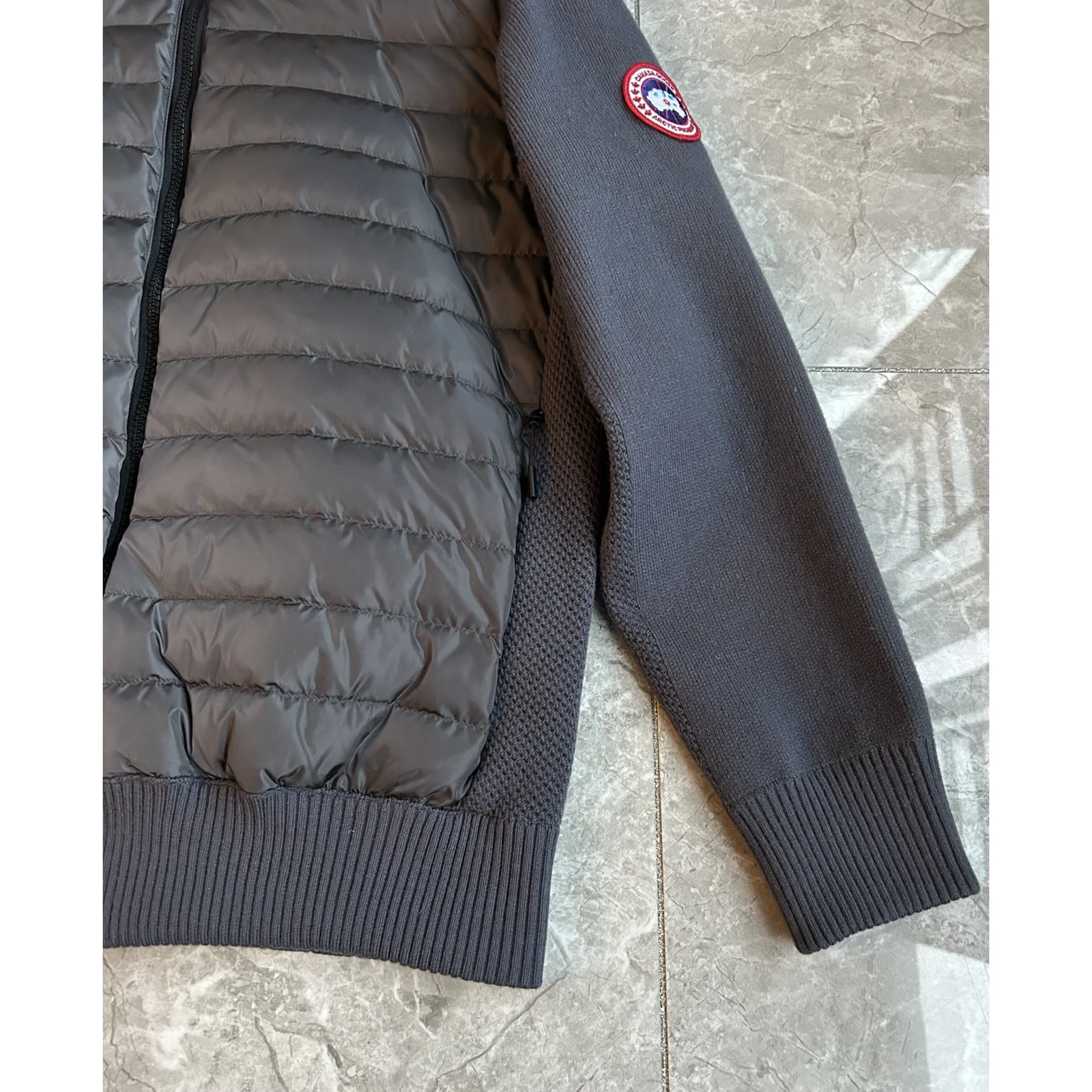 Canada Goose Men's HyBridge Knit Jacket Iron Grey / Classic Disc · 6830M-9699