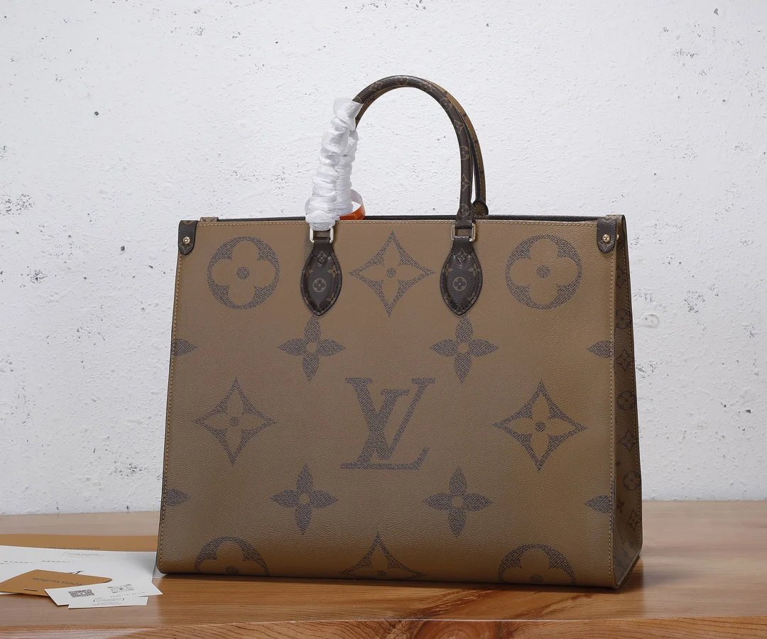 Louis Vuitton OnTheGo GM Monogram and Monogram Reverse Monogram / Monogram Reverse · M45320