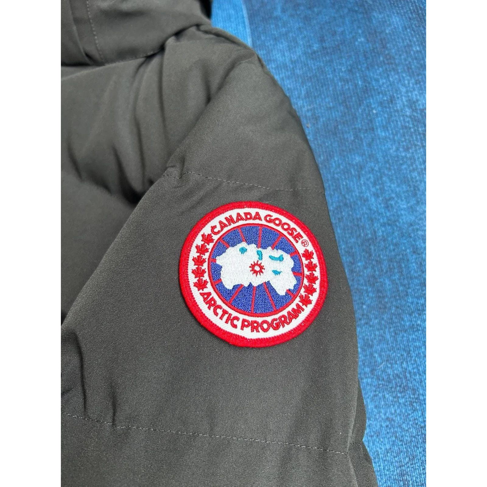 Canada Goose Wyndham Parka Black / Classic Disc · 2048M-9061