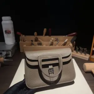 Hermès Halzan 25 Bag Étoupe full view