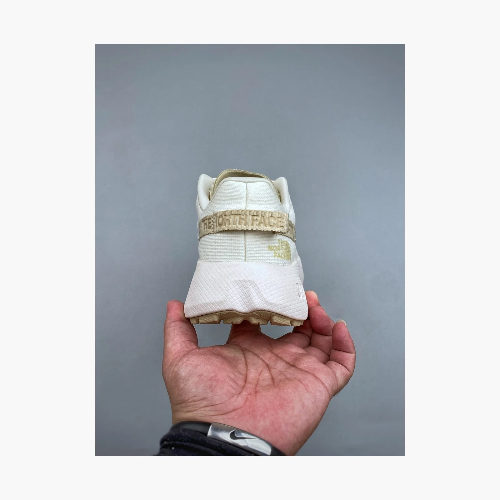 The North Face Women’s Altamesa 300 White Dune/White Dune · NF0A8A9S-WID