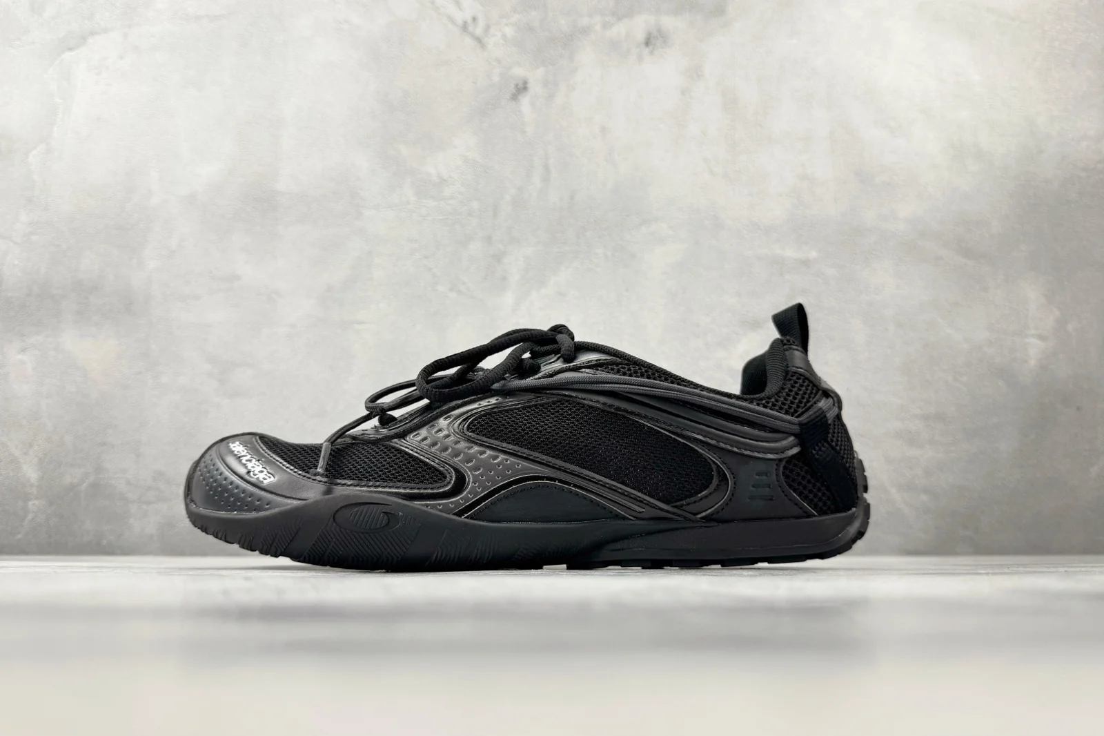 Balenciaga Radar Sneaker Black / Grey · 865703WSTEO1011