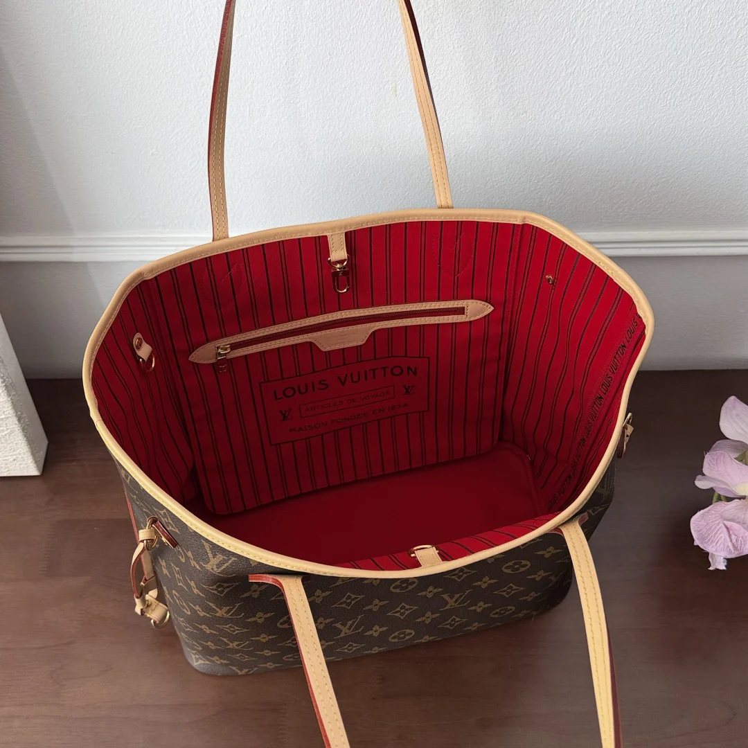 Louis Vuitton Neverfull MM Monogram Monogram / Cerise Red · M46987