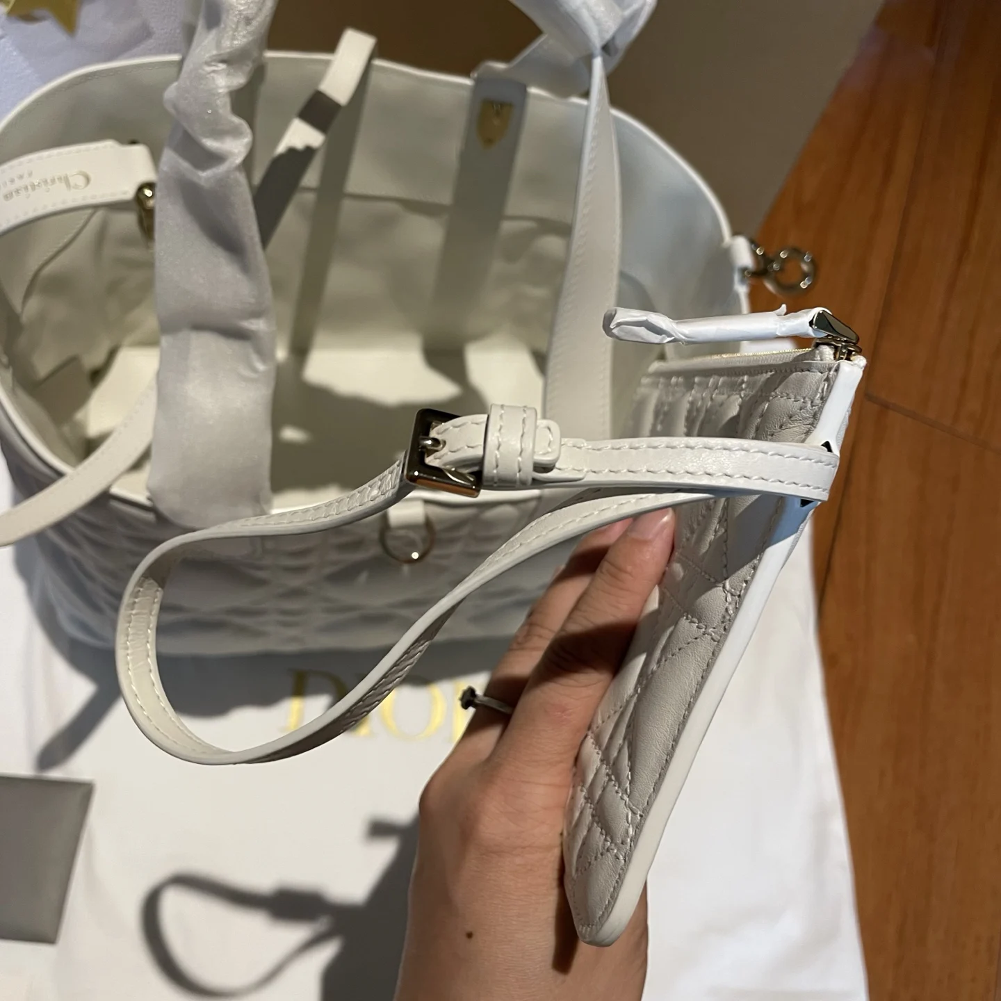 Medium Dior Toujours Bag Latte Macrocannage · M2821OSNW_M030