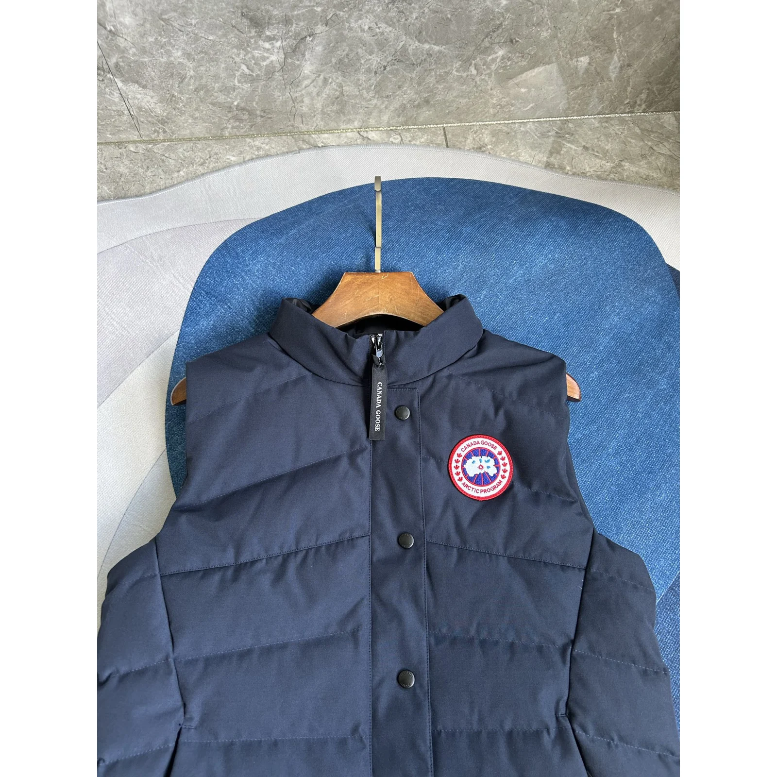 Canada Goose Women's Freestyle Vest Atlantic Navy / Classic Disc · 2836L-63