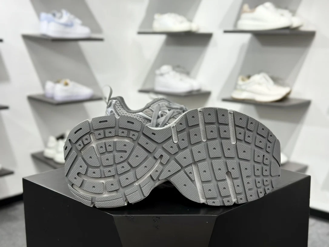 Balenciaga 3XL Extreme Laces B Grey · 825601W3XCH1101