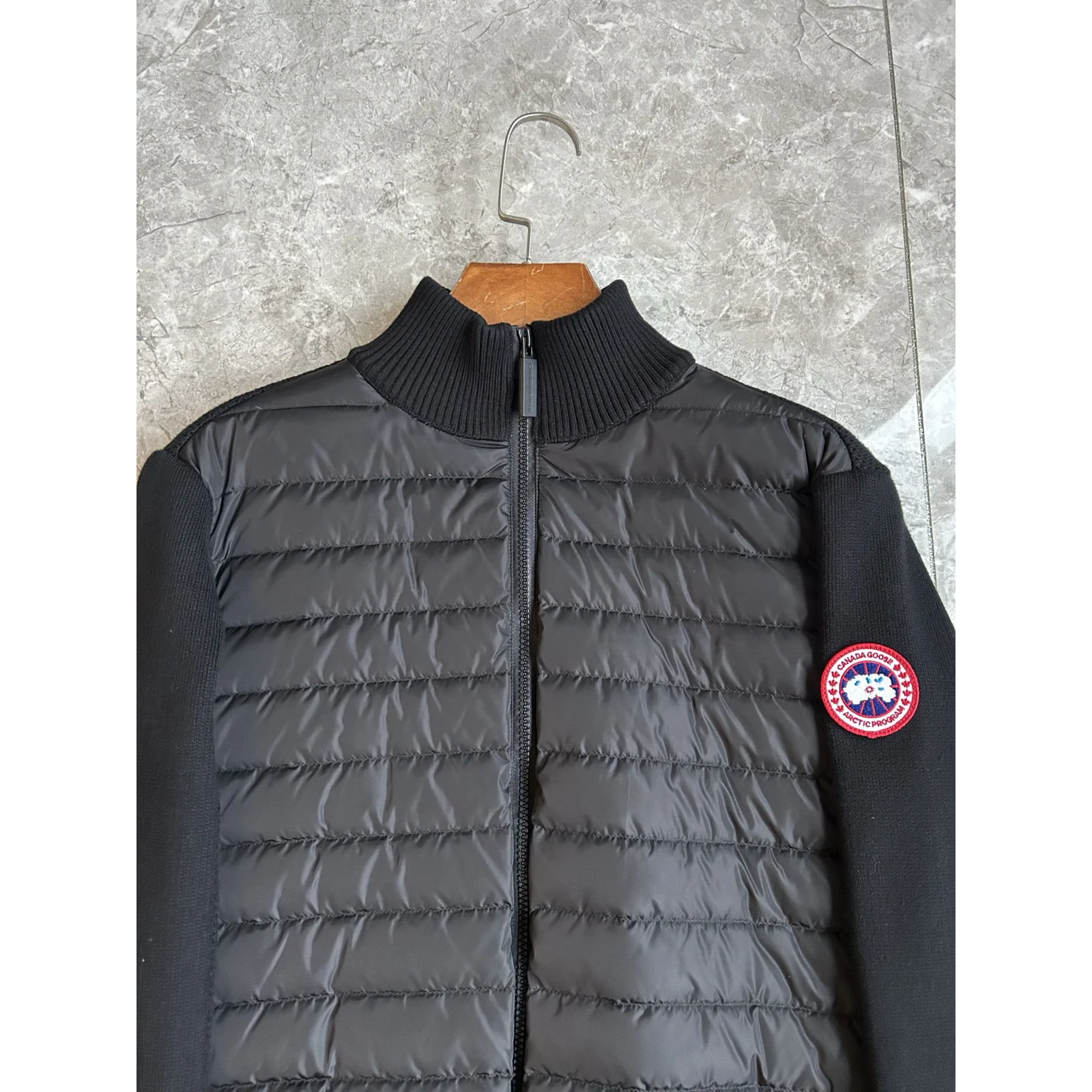 Canada Goose Men's HyBridge Knit Jacket Black / Classic Disc · 6830M-9061