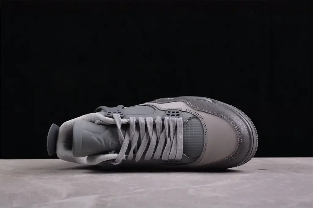Air Jordan 4 Wet Cement