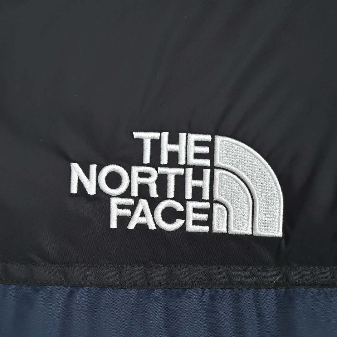 The North Face Men’s 1996 Retro Nuptse Jacket Summit Navy/TNF Black · NF0A3C8D