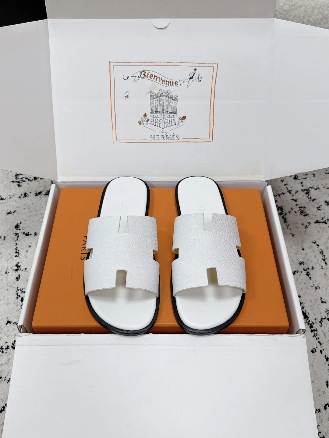Hermès Izmir Sandal Blanc