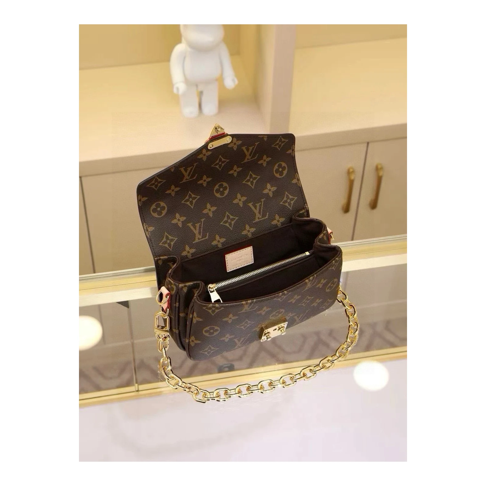Louis Vuitton Pochette Métis East-West Monogram Monogram · M46279