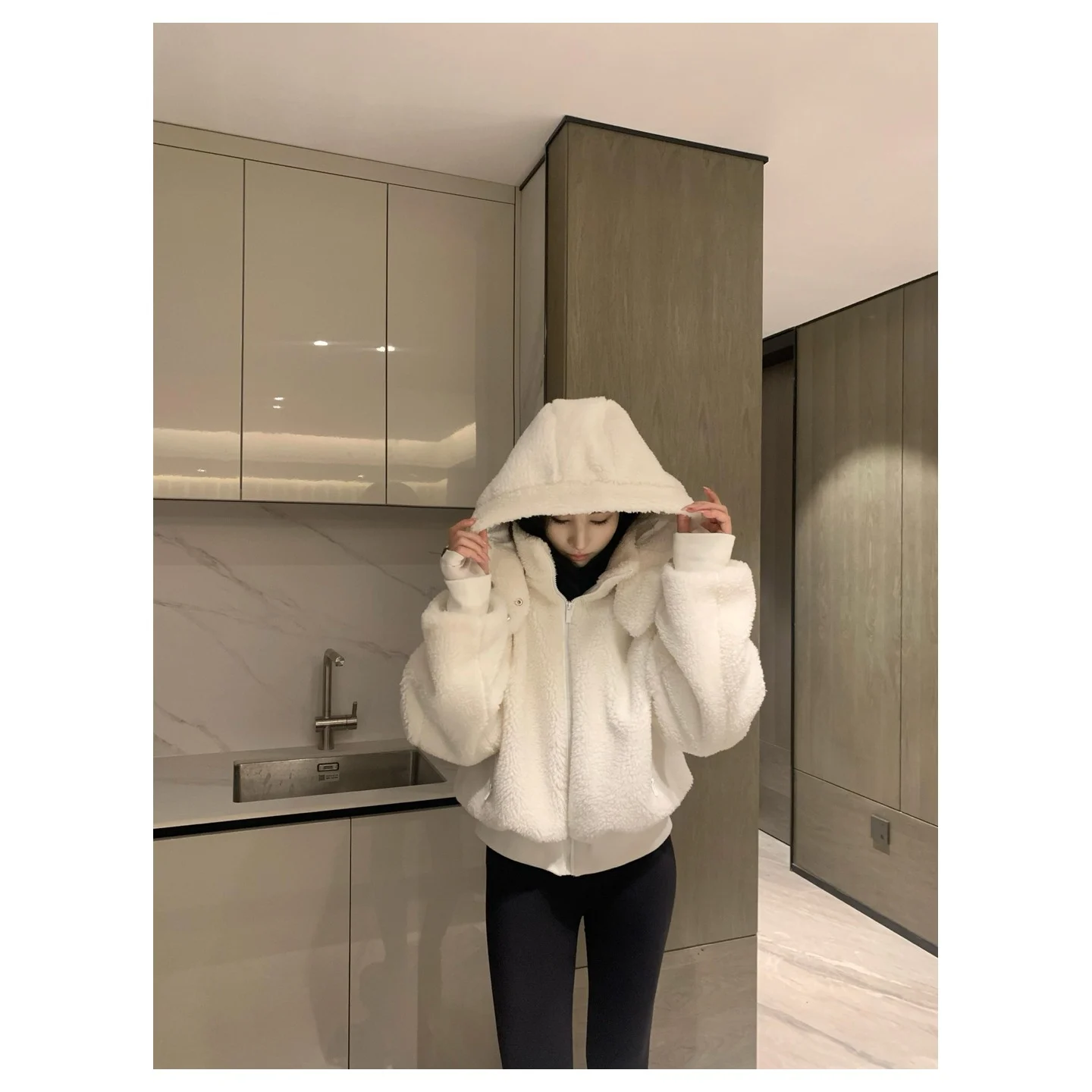 Alo Foxy Sherpa Jacket Ivory · W4313R