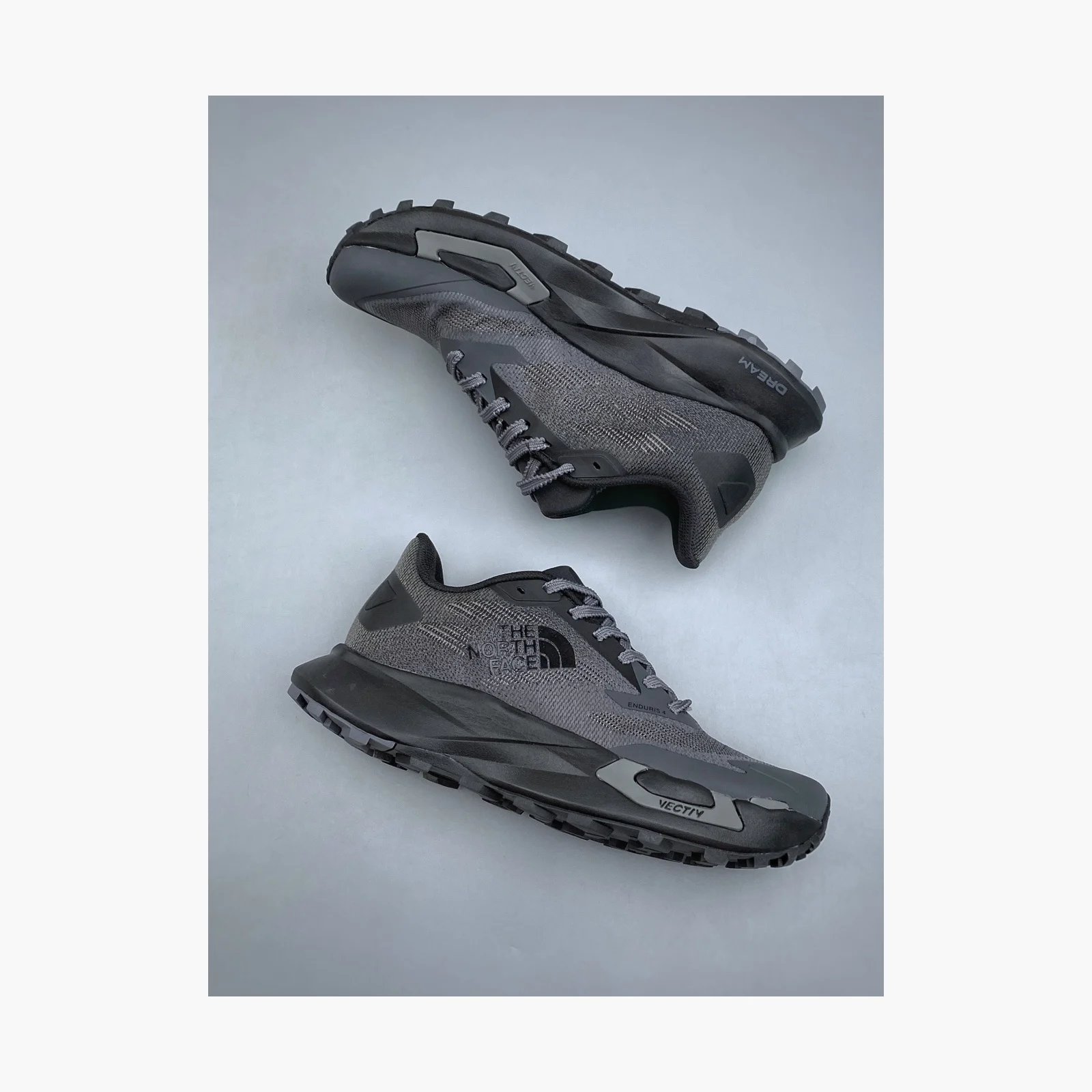 The North Face Men’s VECTIV Enduris 4 TNF Black/Anthracite Grey · NF0A8AEP-W90