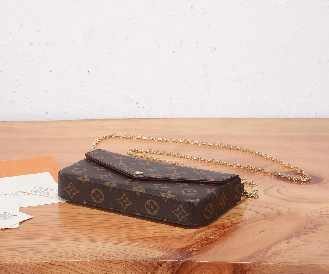 Louis Vuitton Pochette Félicie Monogram Monogram · Fuchsia · M81896