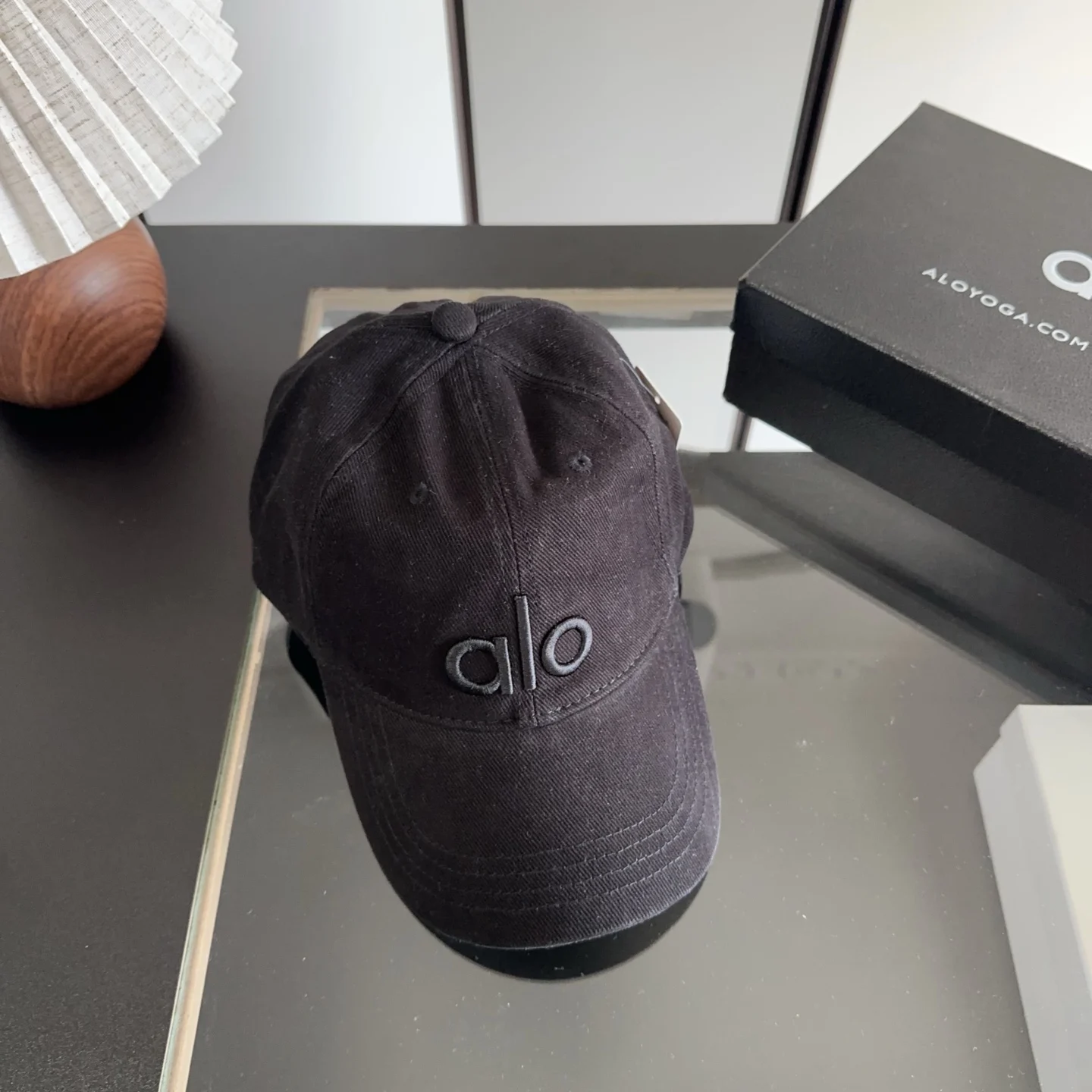 Alo Washed Off-Duty Cap Vintage Black · A0497U