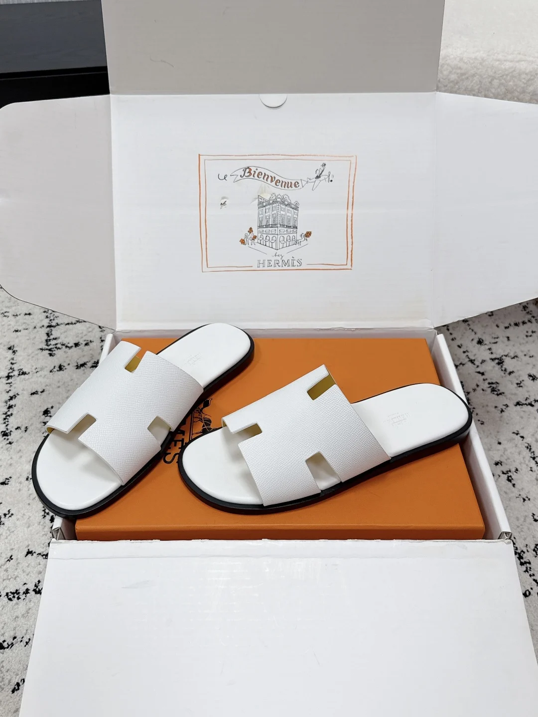 Hermès Izmir Sandal Blanc