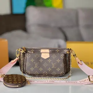 Louis Vuitton Multi Pochette Accessoires Monogram Light Pink Monogram · Light Pink · M44840
