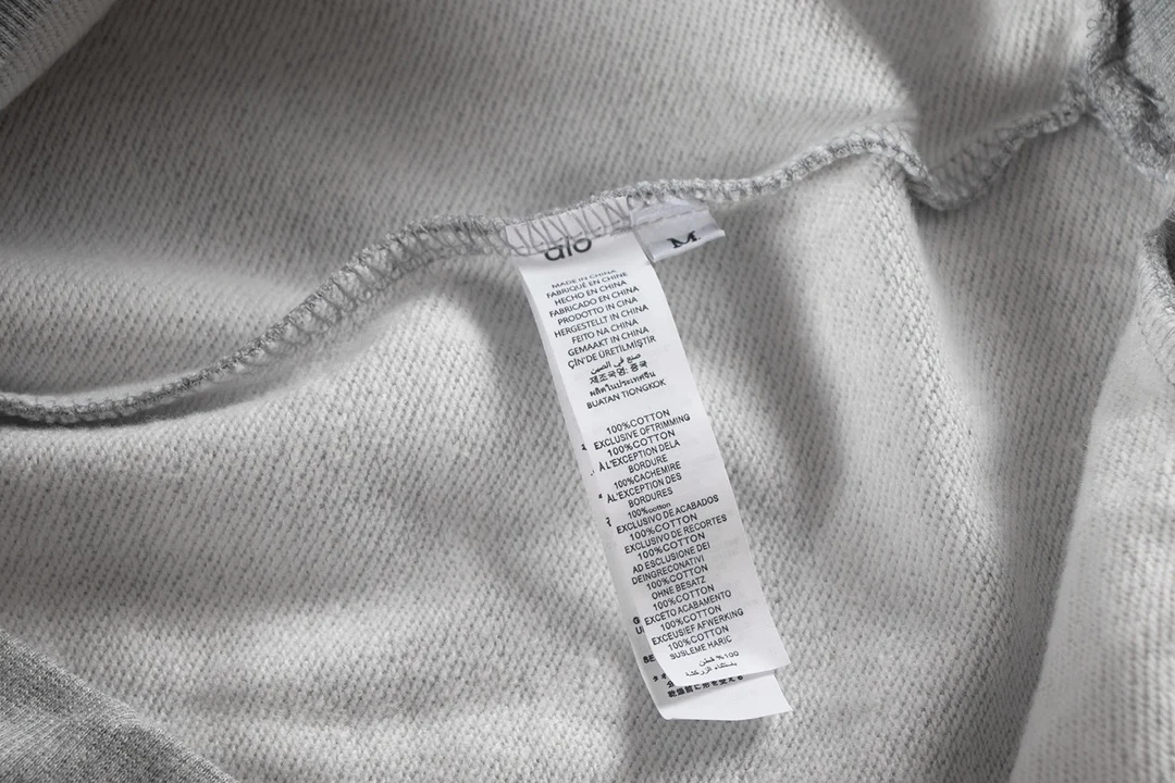 Alo Accolade 1/4 Zip Pullover Athletic Heather Grey · U3040RG