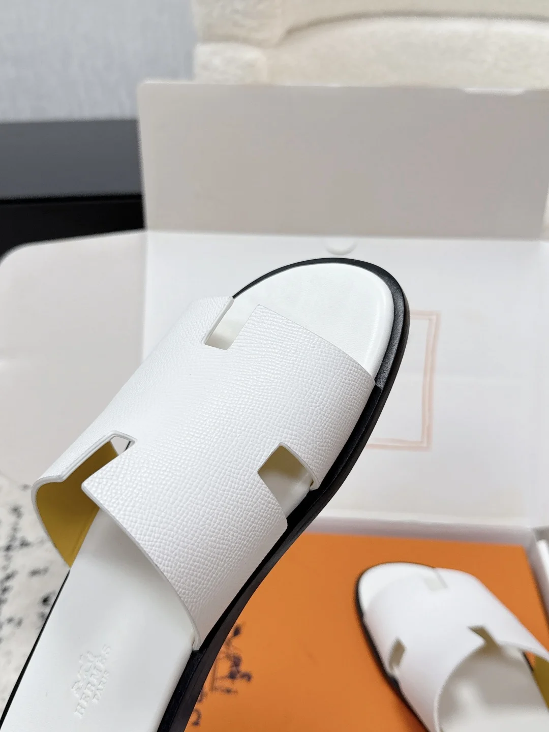 Hermès Izmir Sandal Blanc