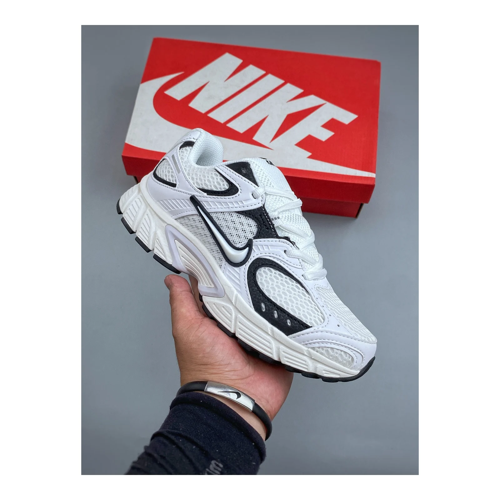 Nike V5 RNR Sail / Black / Vast Grey / Sail · IO7835-100