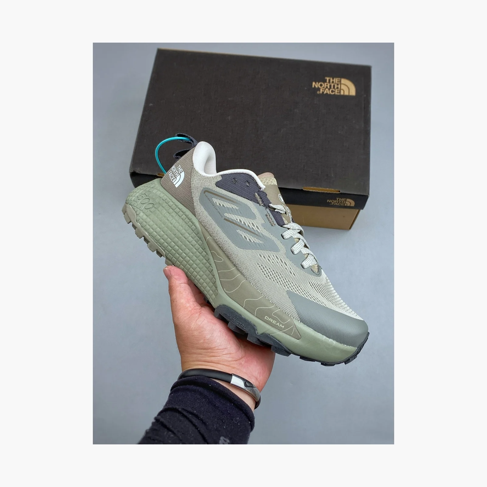 The North Face Men’s Altamesa 500 Concrete/Smoked Pearl · NF0A83N3-511