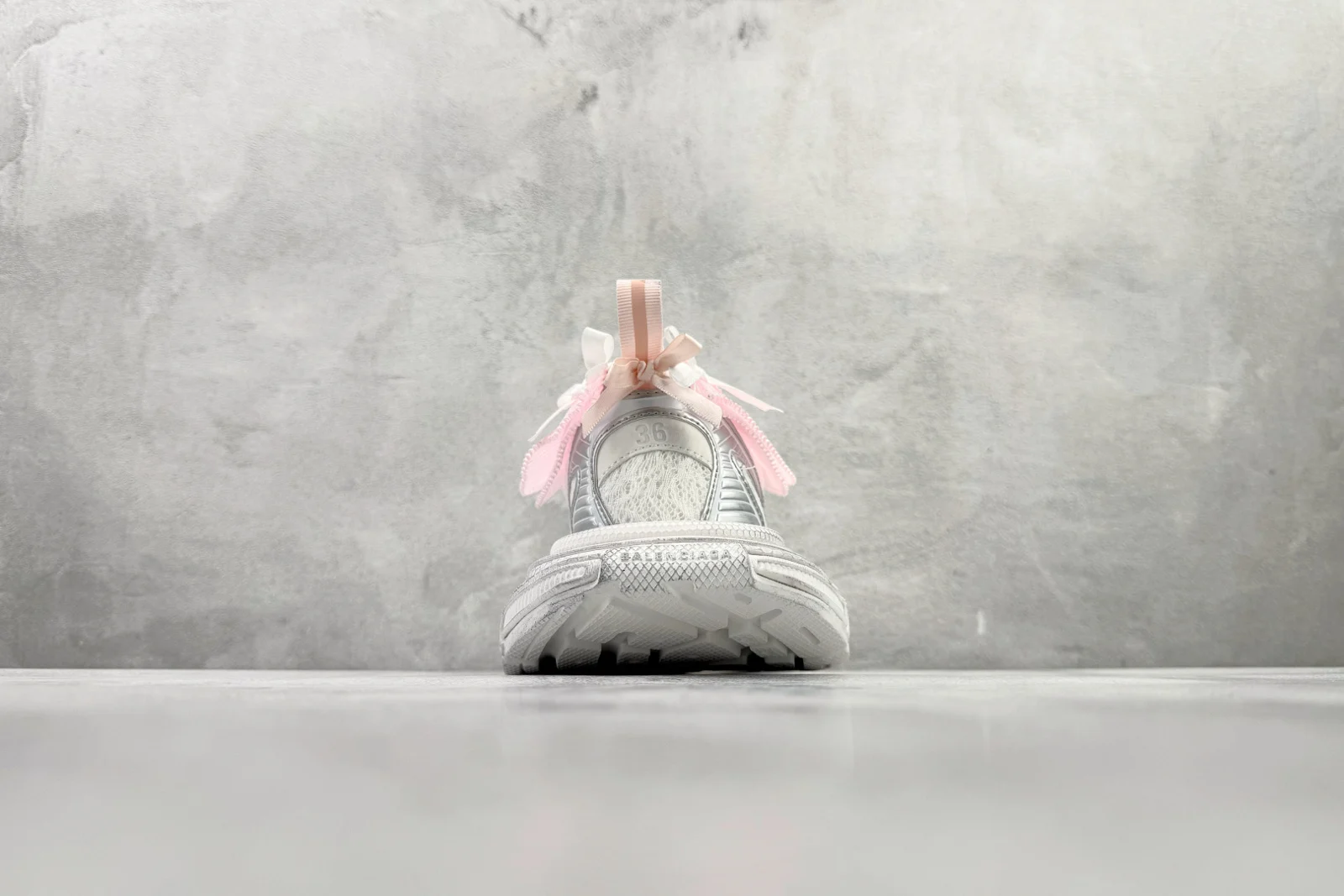 Balenciaga 3XL Lace Sneaker White/Light Pink · 832994WXLMC9050