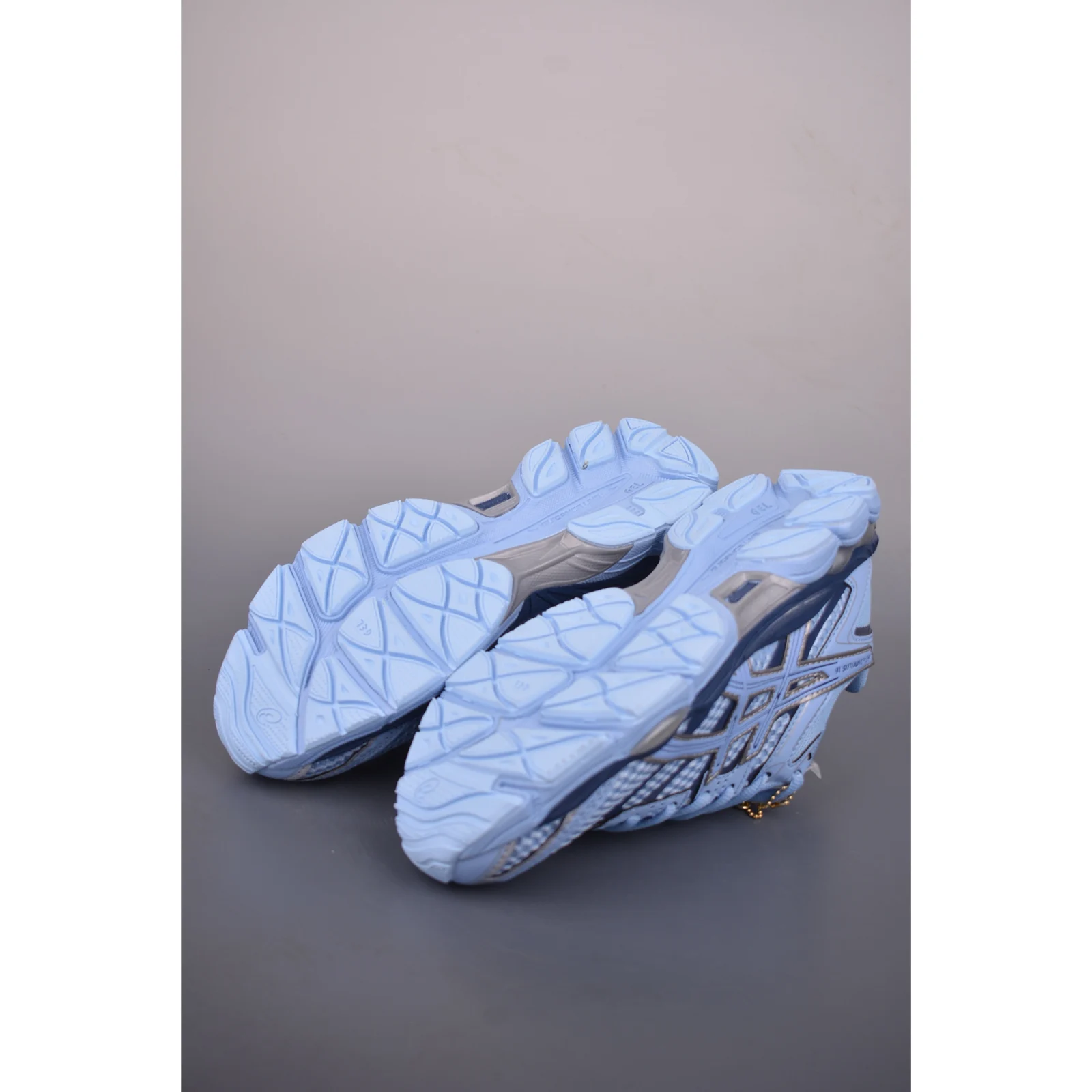 ASICS GEL-CUMULUS 16 Stone Wash / Independence Blue · 1203A733-400