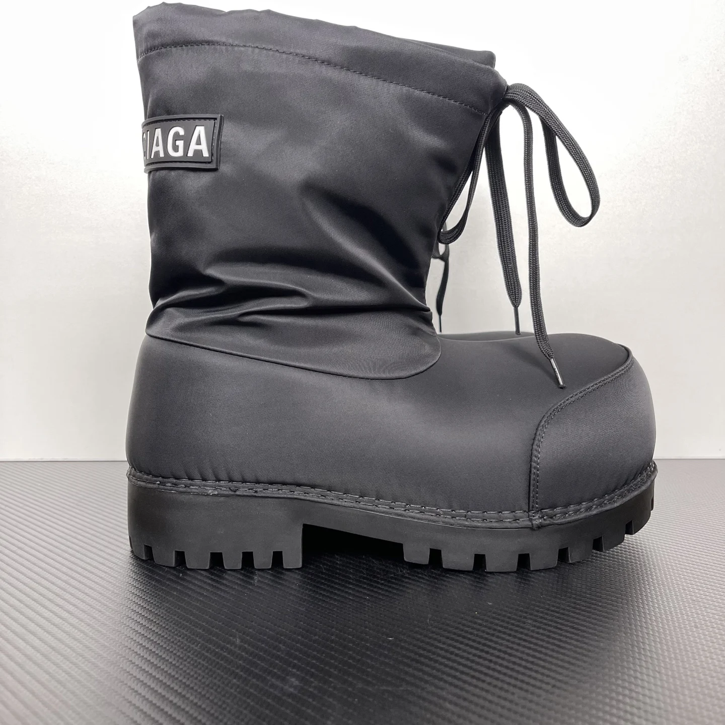 Balenciaga Alaska Low Boot Black · 780561W4SA11000