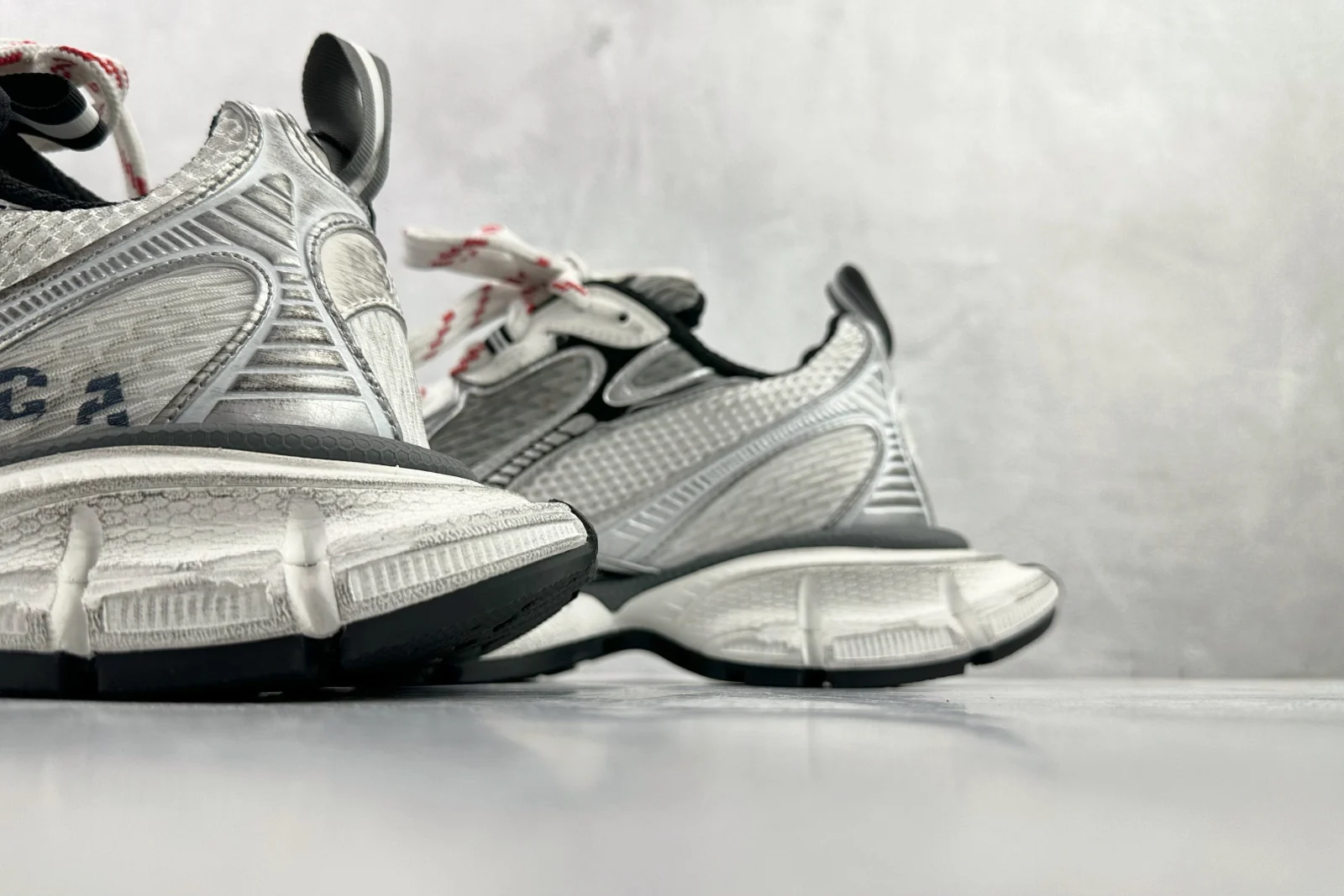 Balenciaga 3XL Split Logo Sneaker White / Navy / Grey · 840090W3XSG9239
