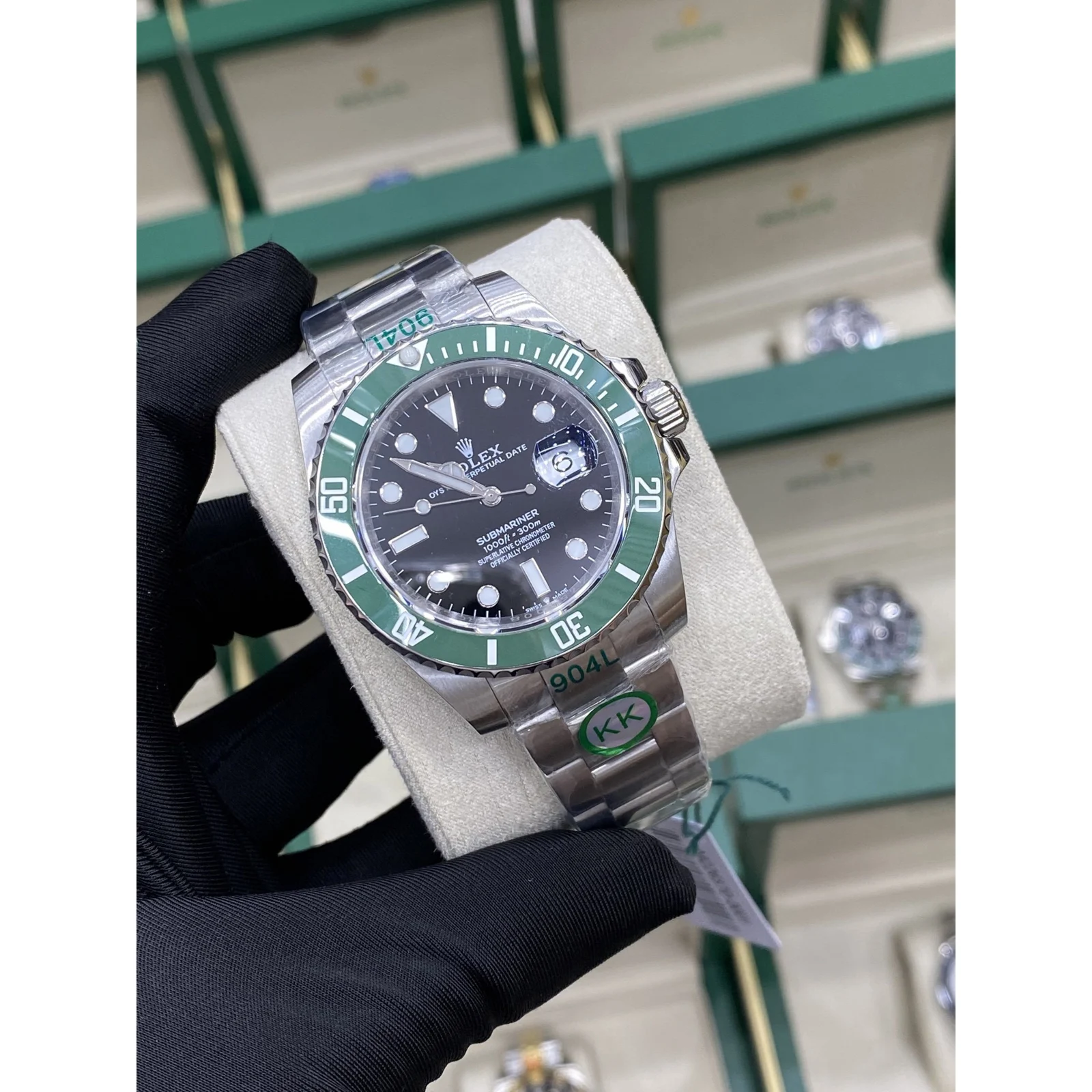 Rolex Submariner Date 126610LV Green Bezel — photo 2