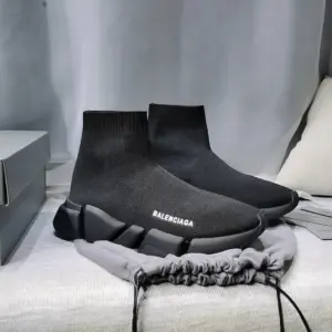 Balenciaga Speed 2.0 Black · 617239W2DB11013
