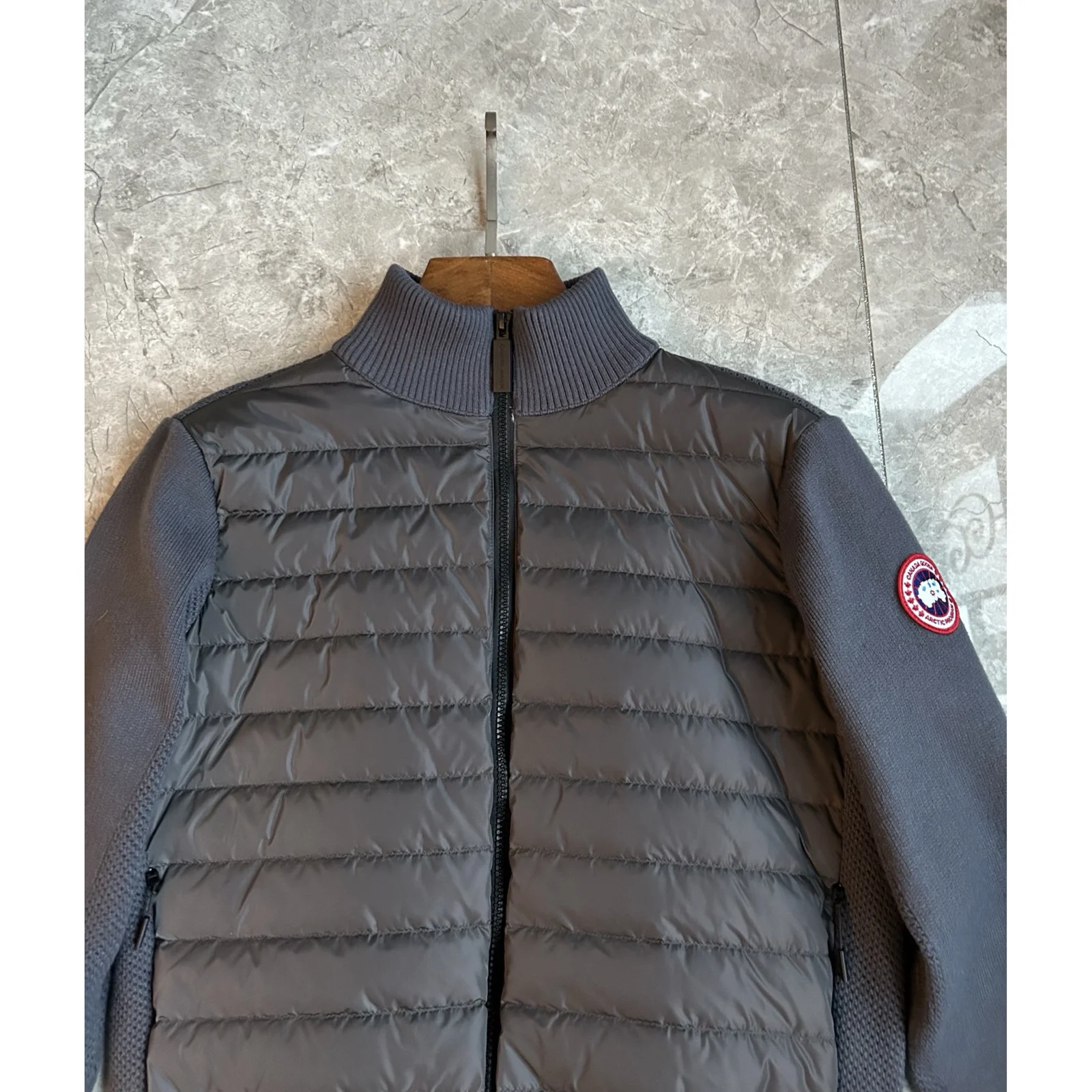 Canada Goose Men's HyBridge Knit Jacket Iron Grey / Classic Disc · 6830M-9699