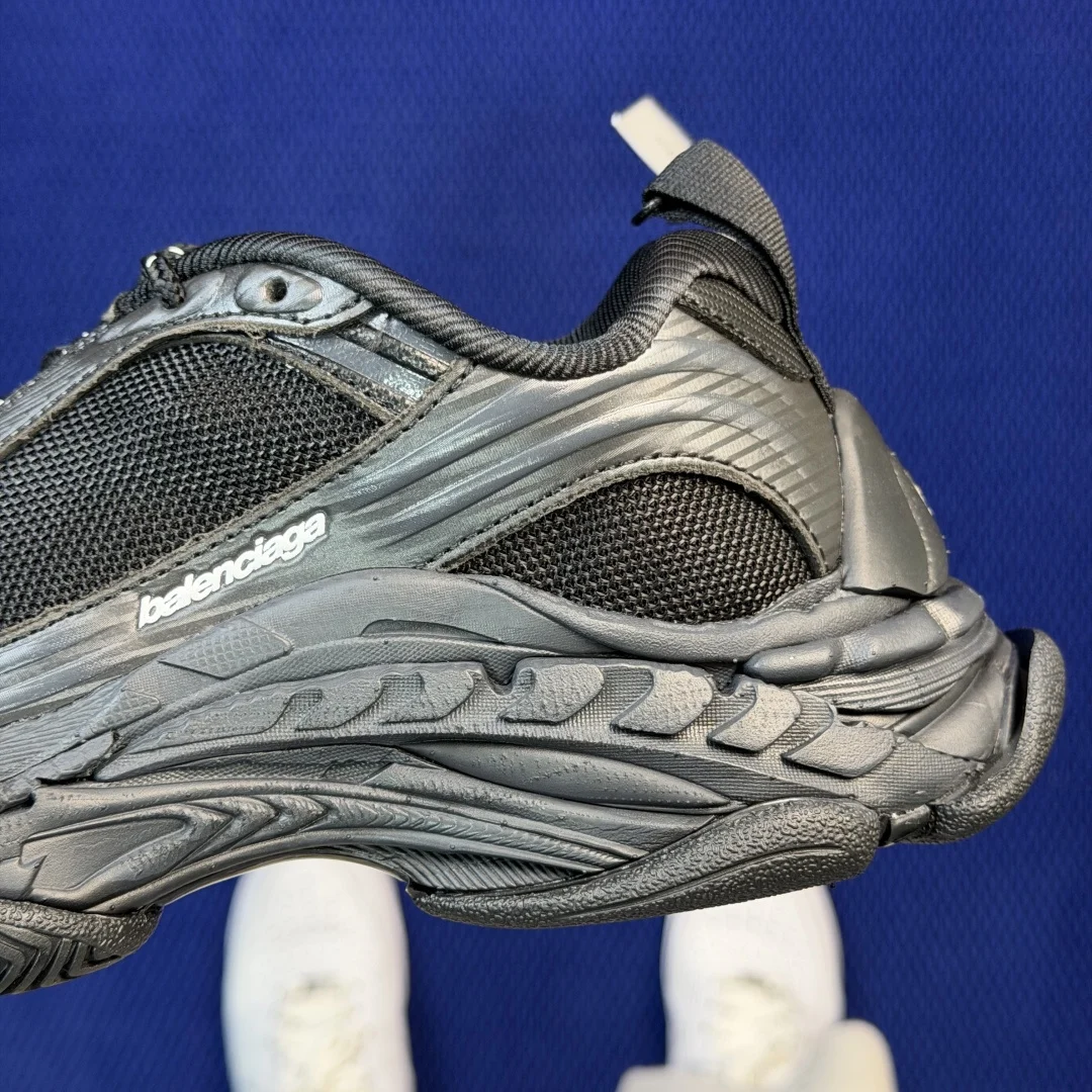 Balenciaga Triple S.2 Black / Dark Grey · 865849WTRS21011