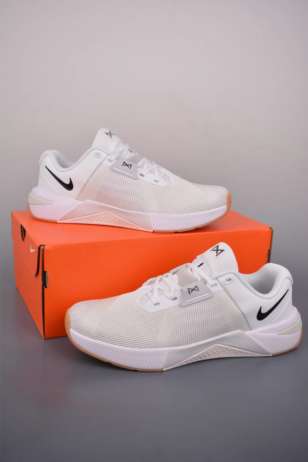 Nike Metcon 10 White / Platinum Tint / Gum Light Brown / Black · HJ1875-100