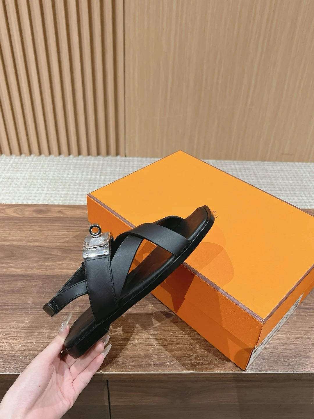 Hermès Ines Sandal Noir