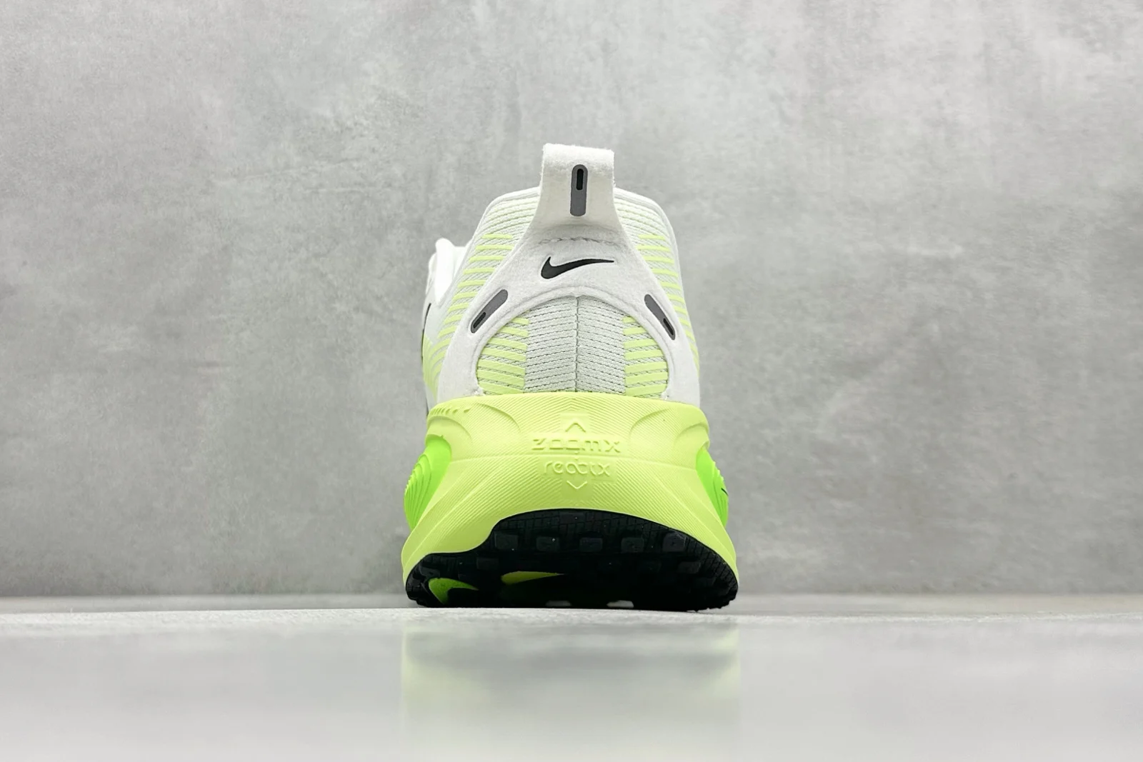 Nike Vomero 18 Women · White / Electric Green / Volt / Black · HM6804-102