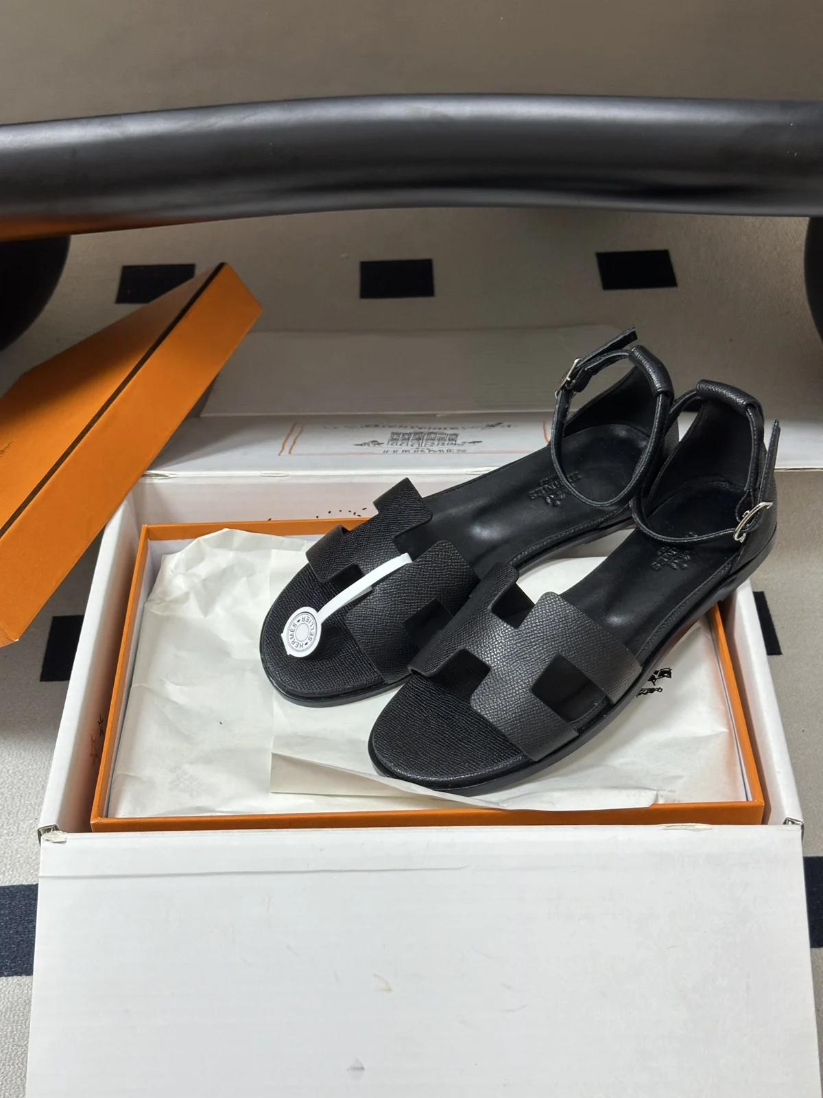 Hermès Santorini Sandal Noir