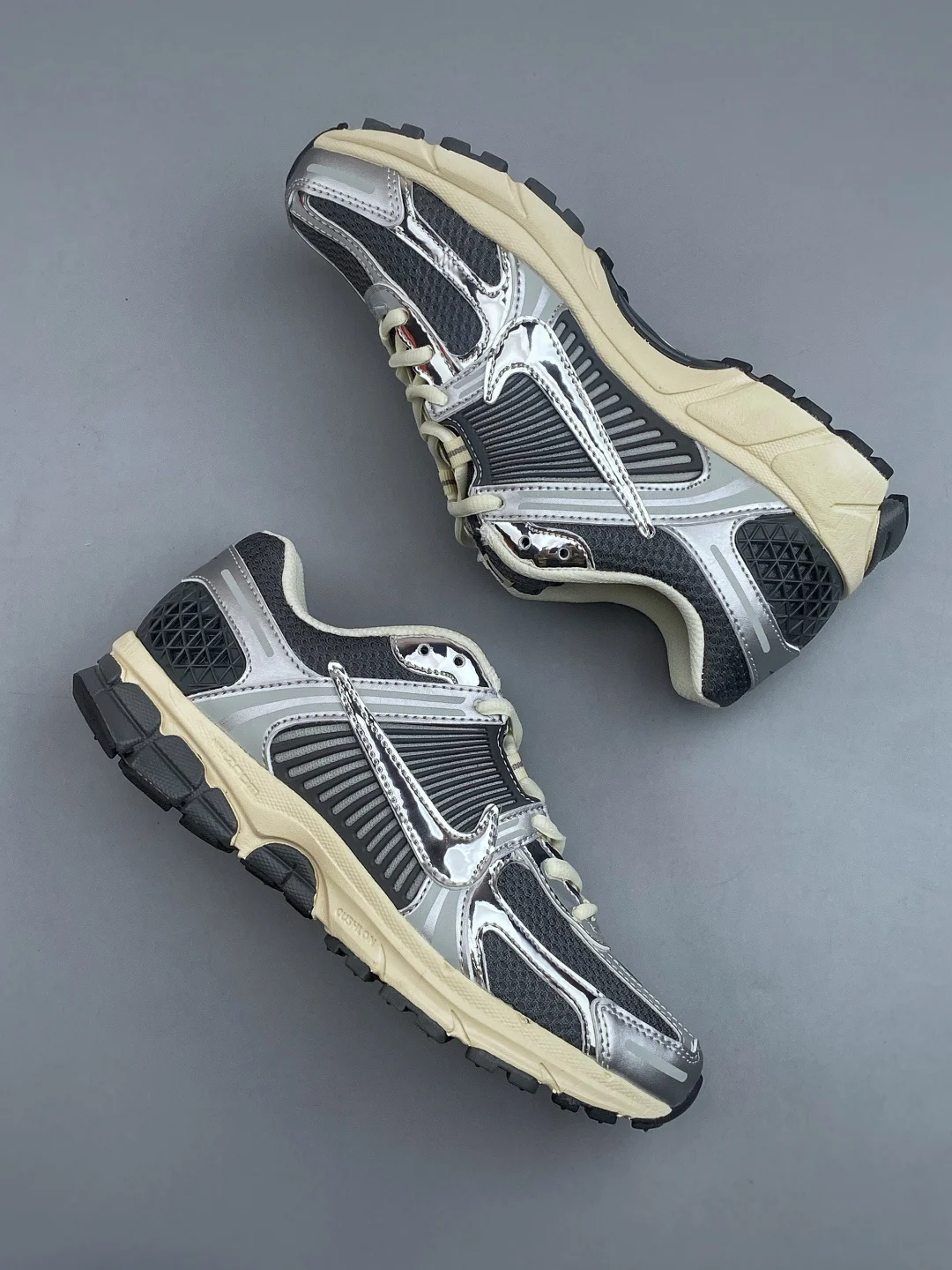 Nike Zoom Vomero 5 Iron Grey / Metallic Silver / Coconut Milk / Chrome · IM3486-001