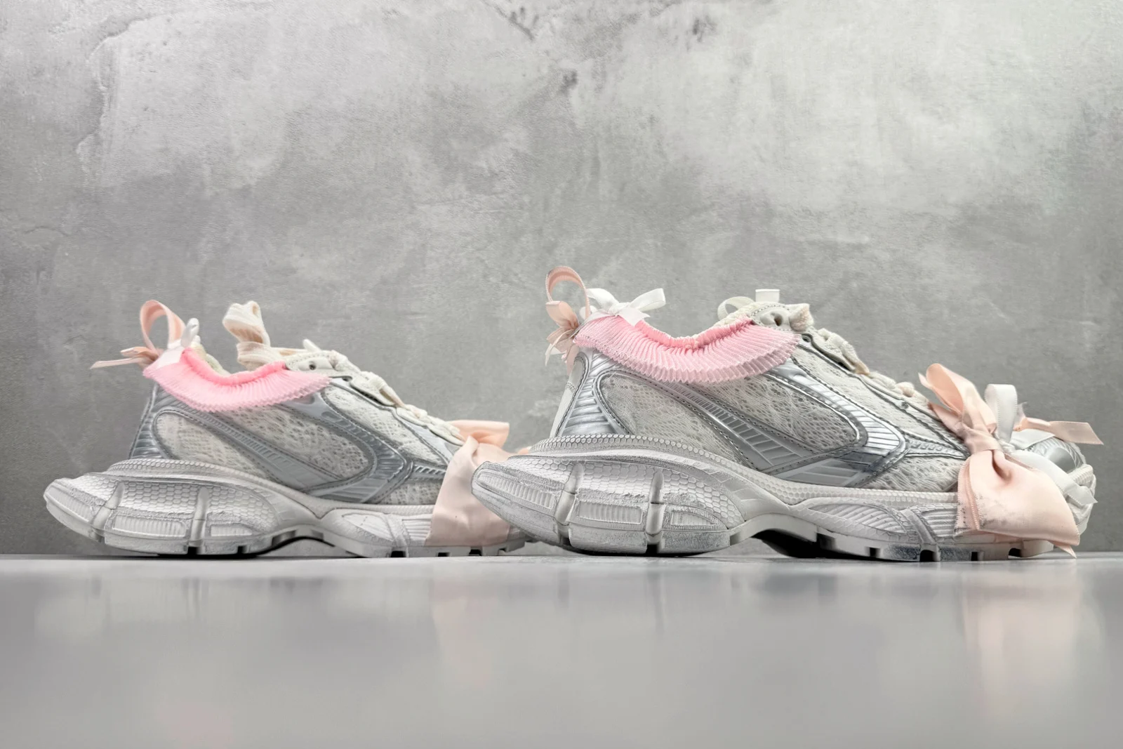 Balenciaga 3XL Lace Sneaker White/Light Pink · 832994WXLMC9050