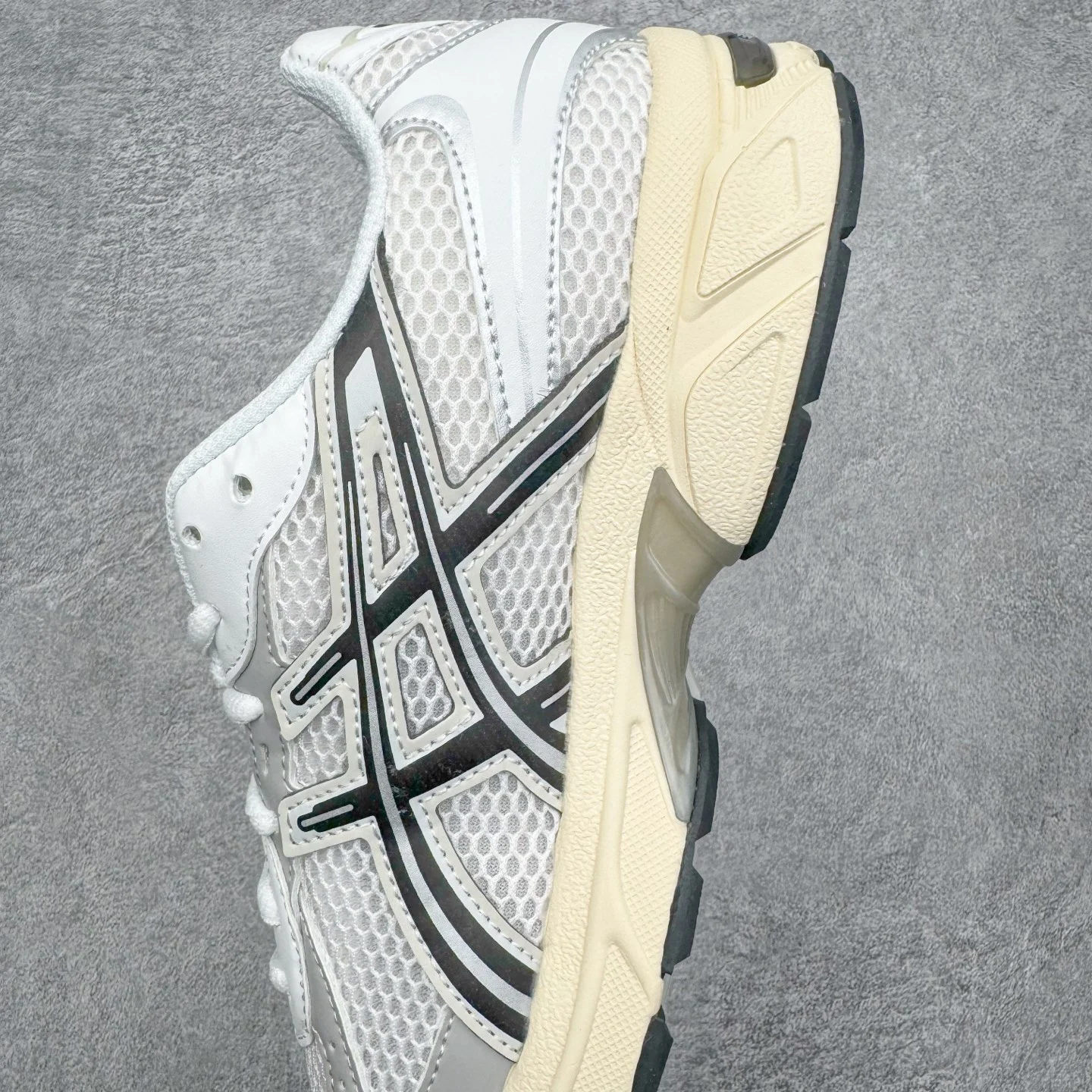 ASICS GEL-1130 White / Cloud Grey · 1201A256-118